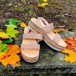 Rose 🌹 gold Sandles